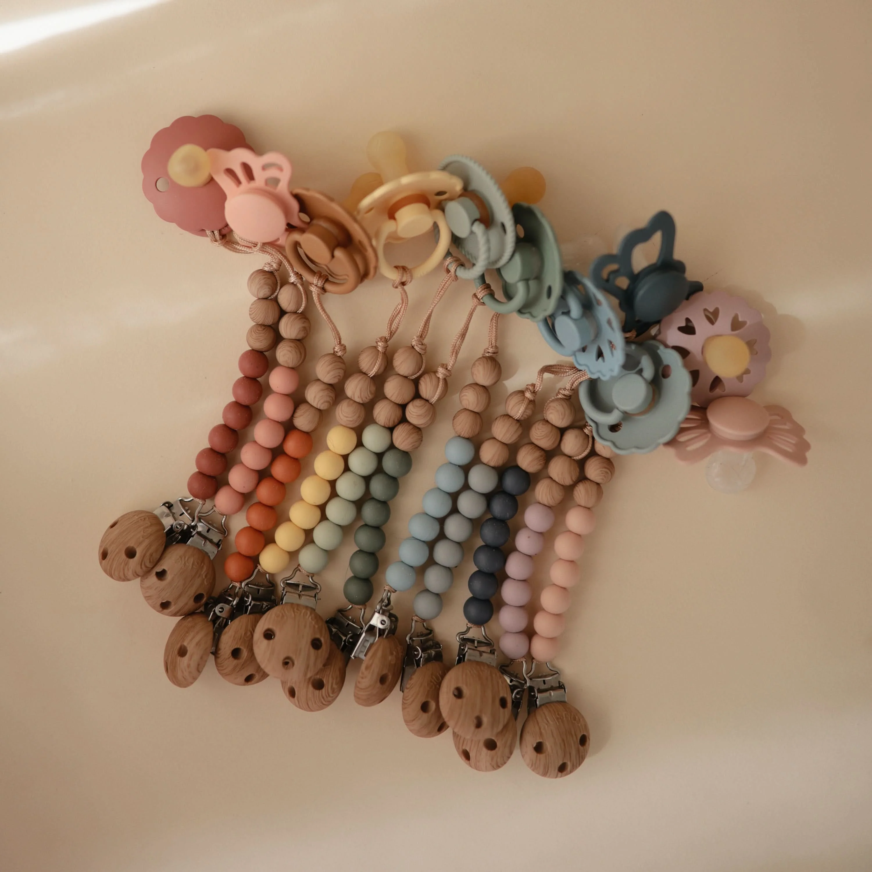 Mushie Silicone Pacifier Clip | Eva - Image 122