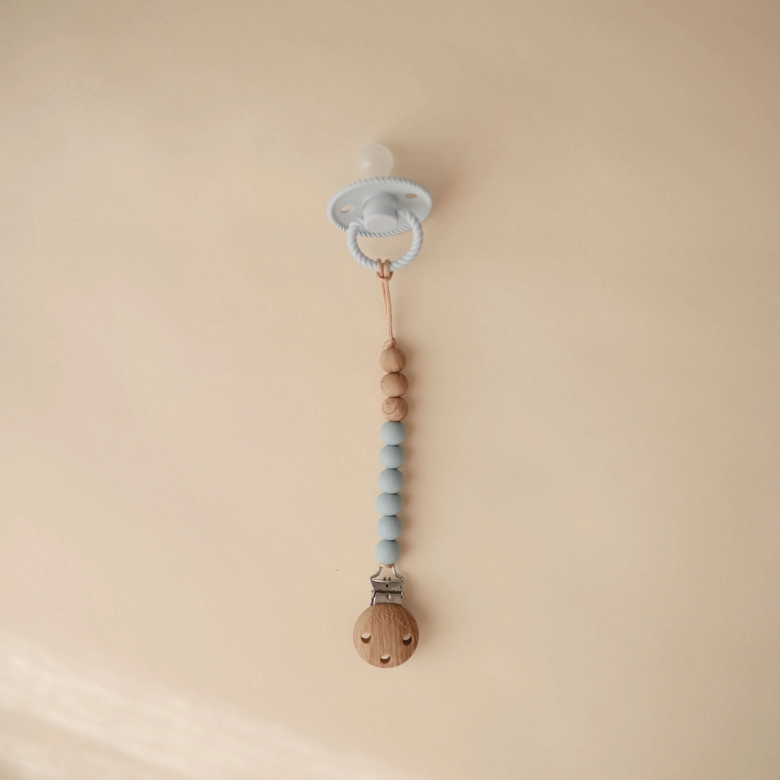 Mushie Silicone Pacifier Clip | Eva - Image 30