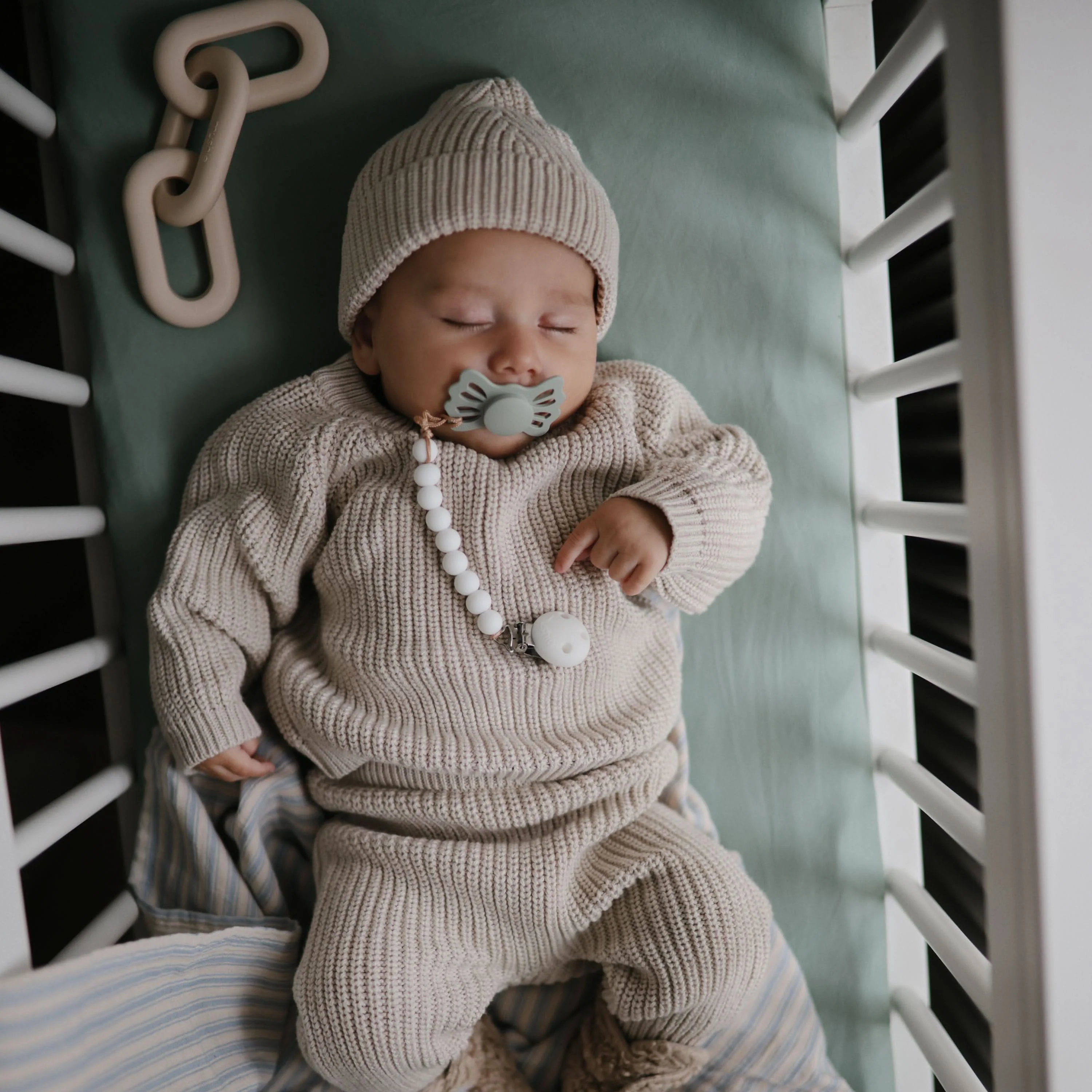 Mushie Stretchy Organic Crib Sheet - Image 12