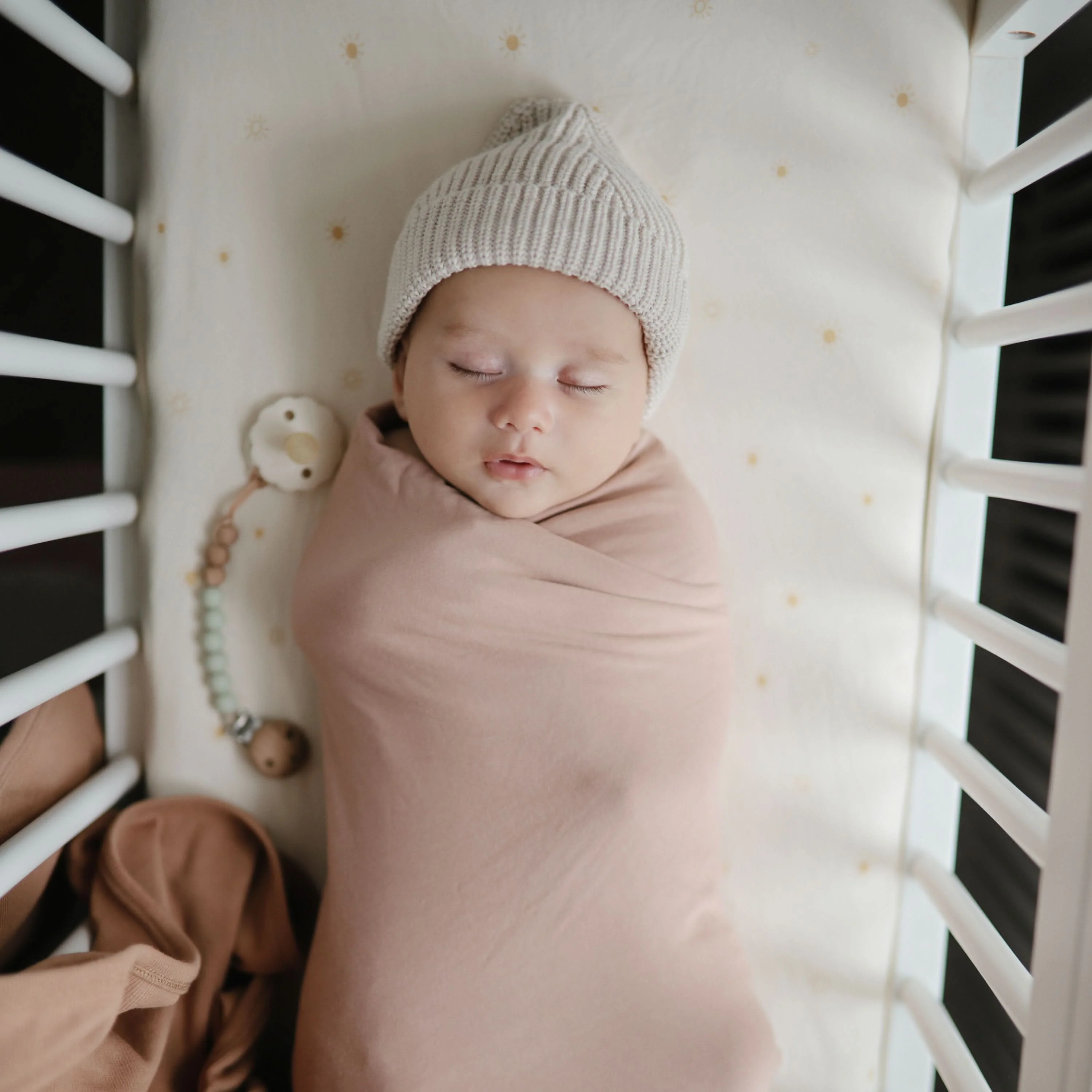 Mushie Stretchy Organic Crib Sheet - Image 30