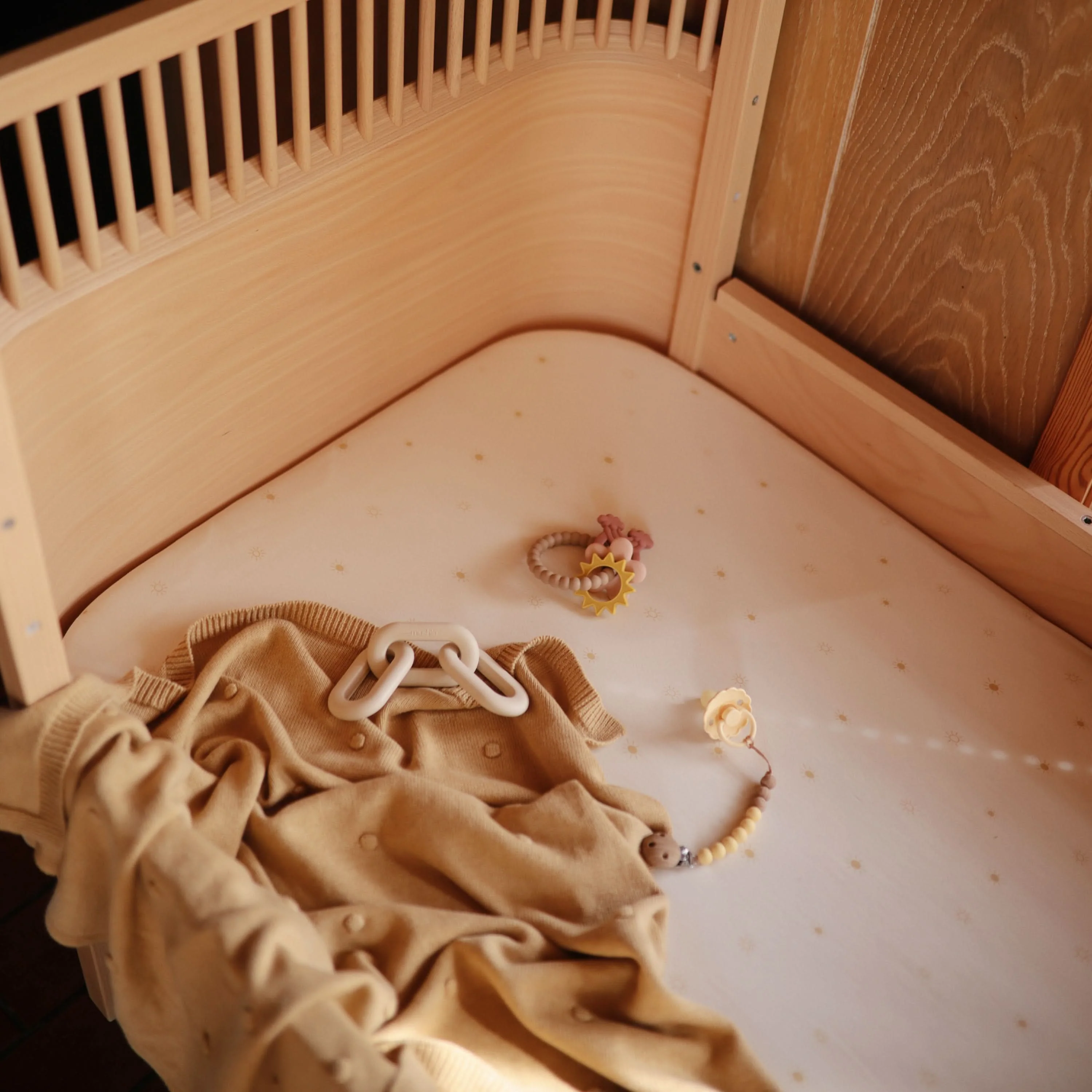Mushie Stretchy Organic Crib Sheet - Image 31